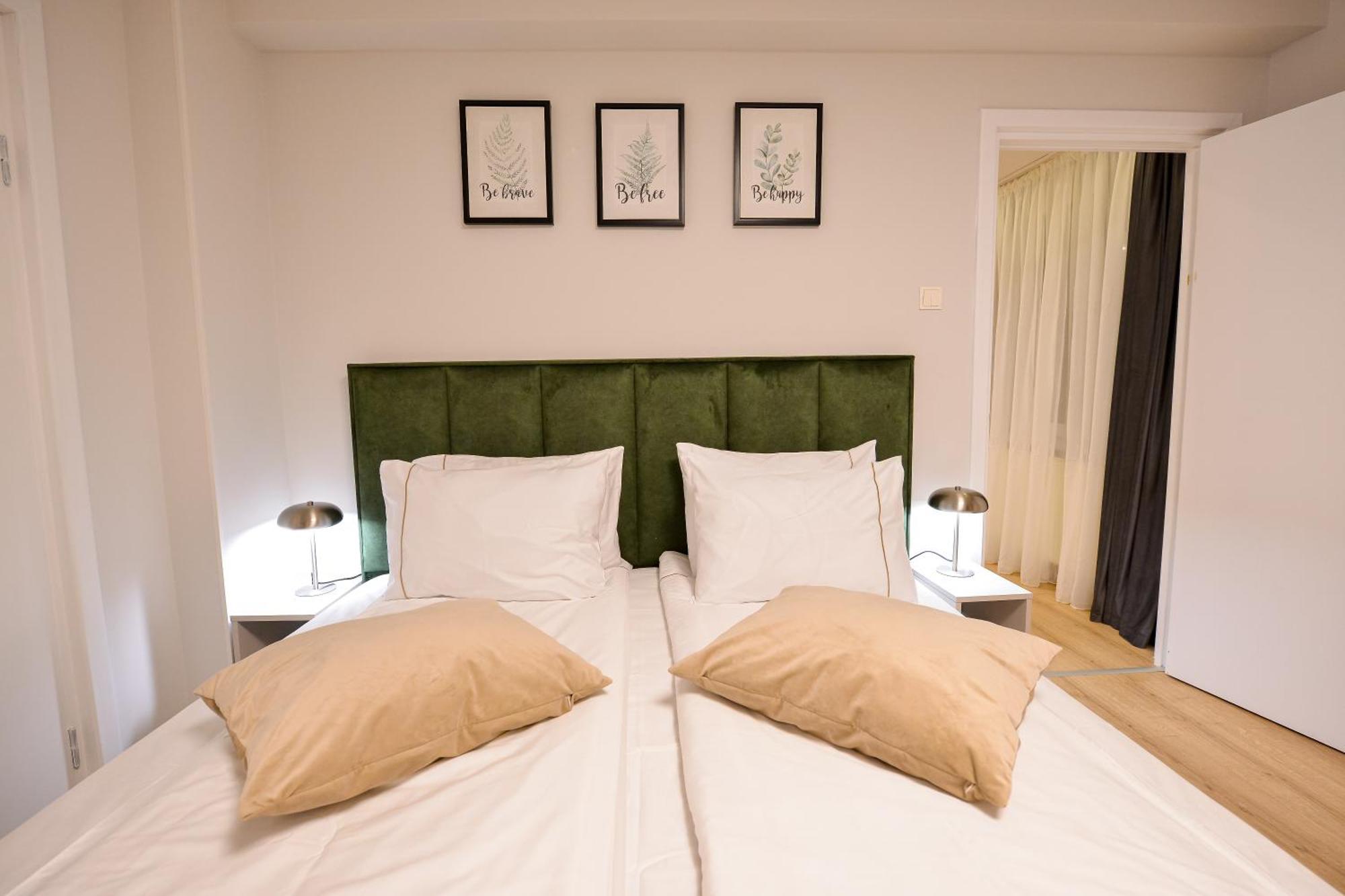 One By One - By Grand Accommodation Bucharest Room photo
