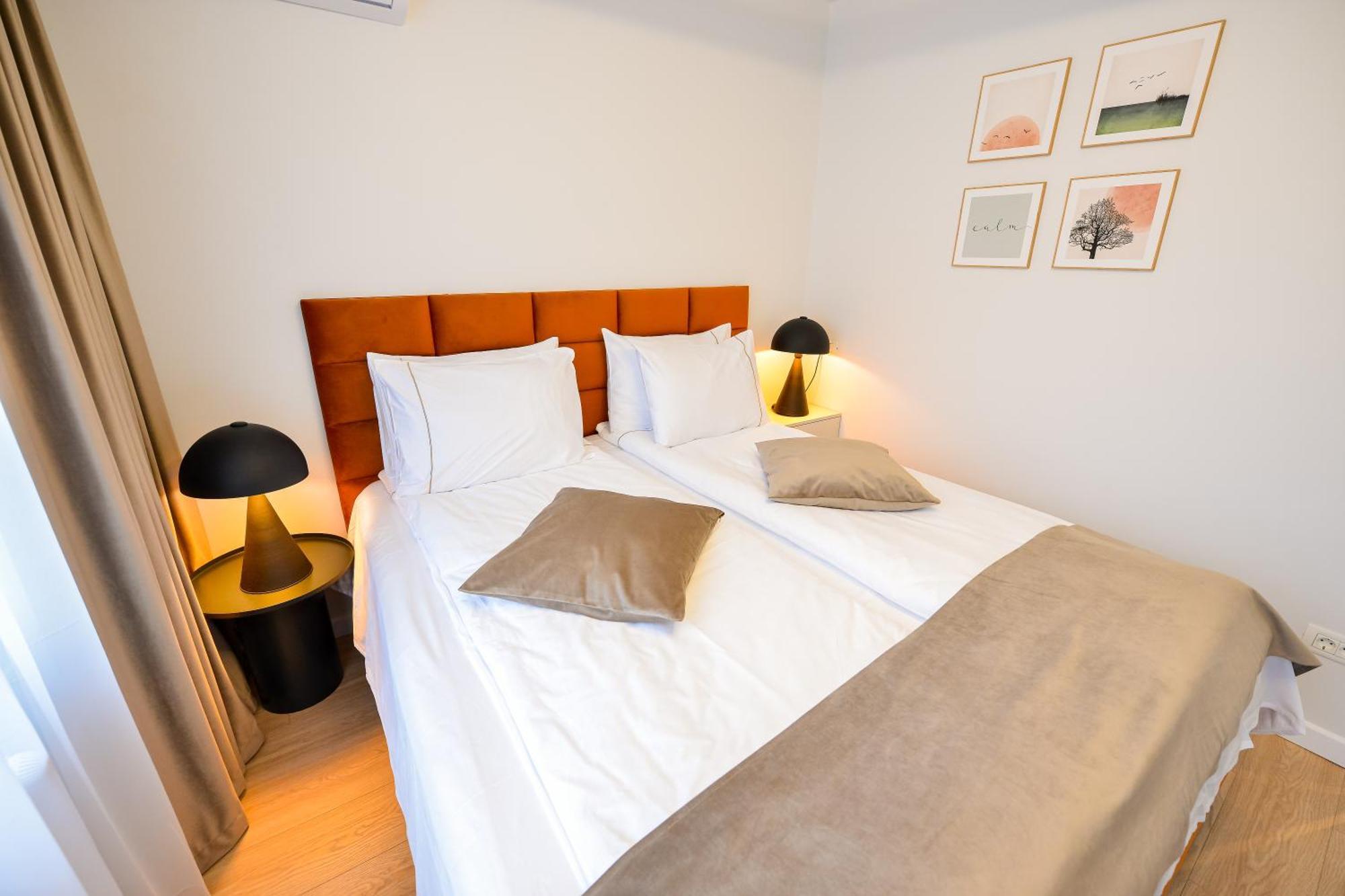 One By One - By Grand Accommodation Bucharest Room photo